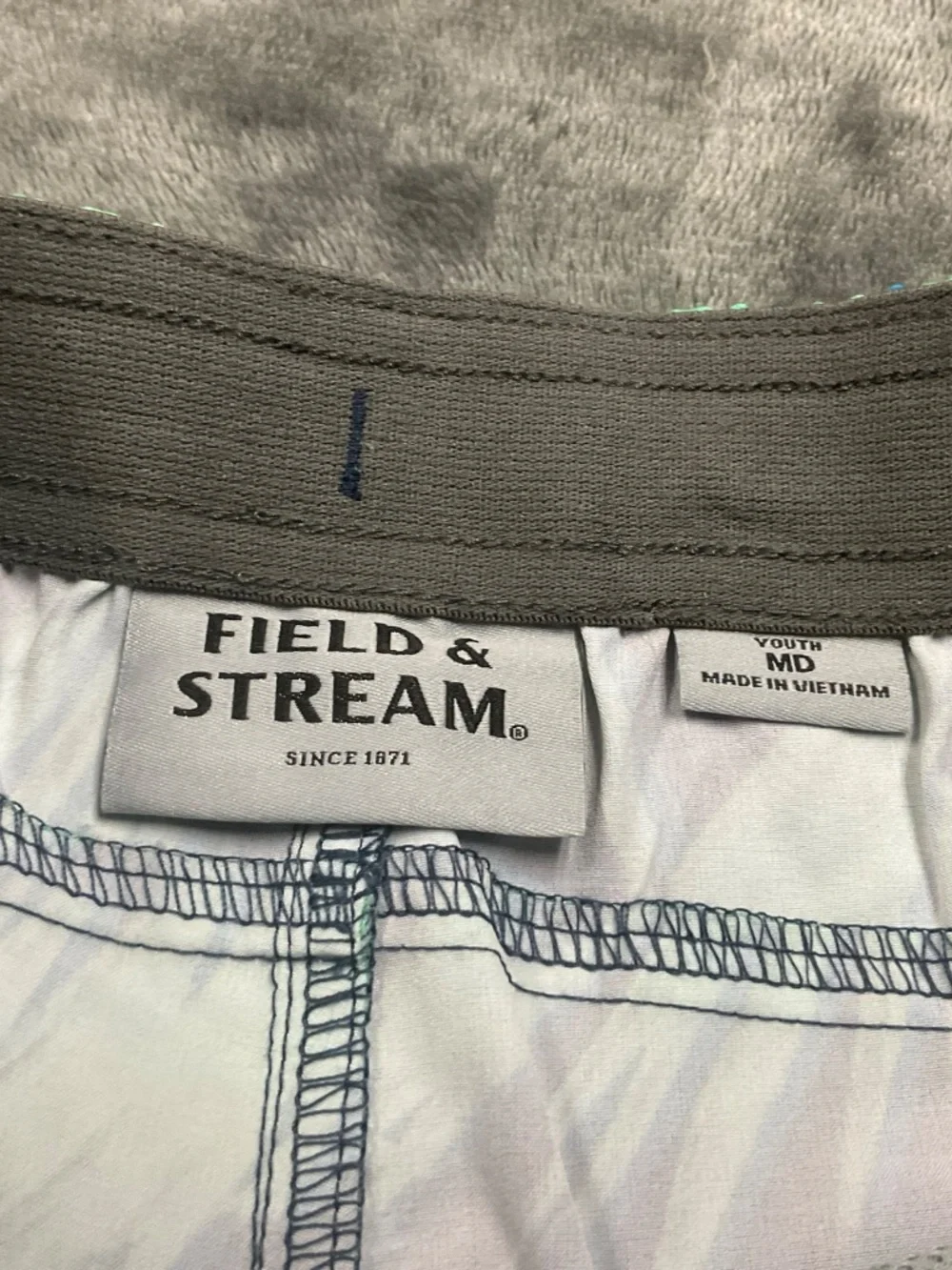 FEILD & stream shorts good looking